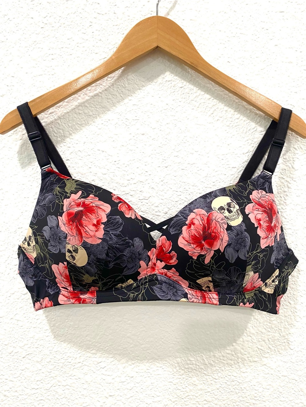 Torrid Curve Bra Skull Floral Wireless Goth Edgy Lightly Lined Comfort Plus 40C